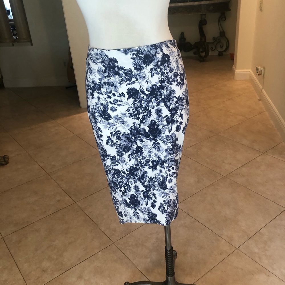 Hommage From Los Angeles Floral Skirt.  Size M